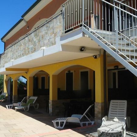 Gli Appartamenti Sul Mare Валедория Екстериор снимка
